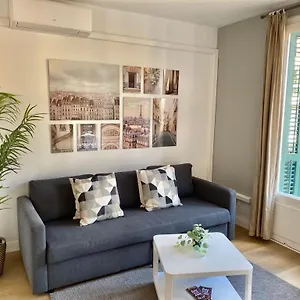 2 Bdr Eixample Apartment Barcelona